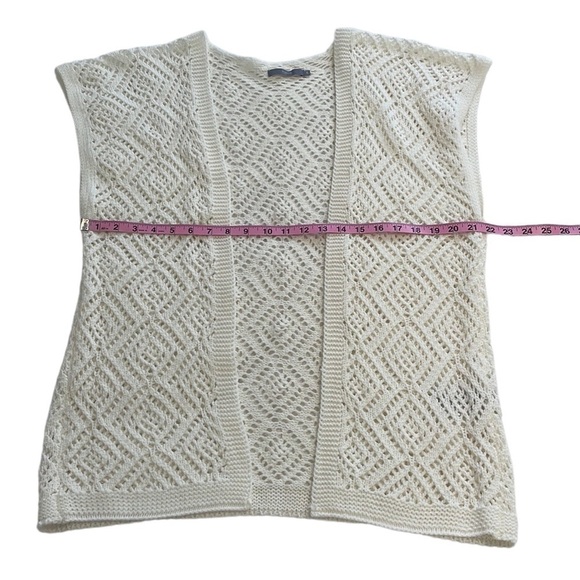 𝅺B. Young Knitted Vest - Size Medium - Picture 6 of 7
